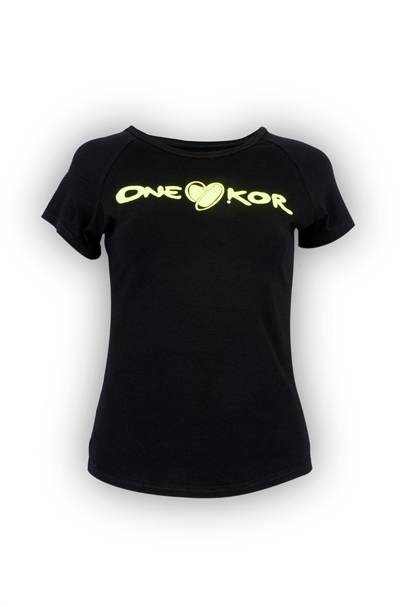 ONEKOR - T-shirt nera attillata